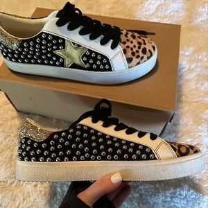 NIB Steve Madden Philip black and leopard with studs sneakers